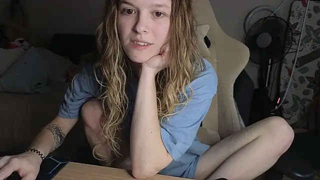 Snapshot of Nate__ chatting on 25, 11, 2025 Nate online show from 25, 11, 2025