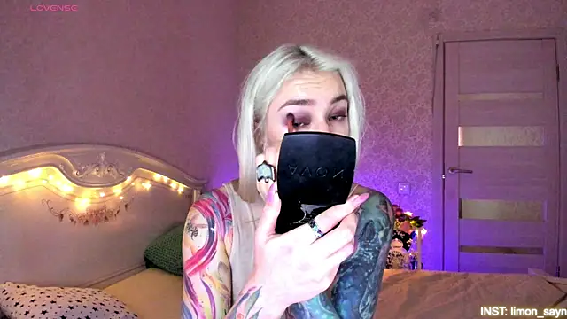 LillyMoure  online show from 18, 5, 2026