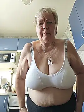 Snapshot of EffectFiona chatting on 25, 6, 2026 EffectFiona online show from 25, 6, 2026