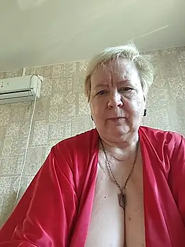 Snapshot of EffectFiona chatting on 1, 7, 2026 EffectFiona online show from 1, 7, 2026
