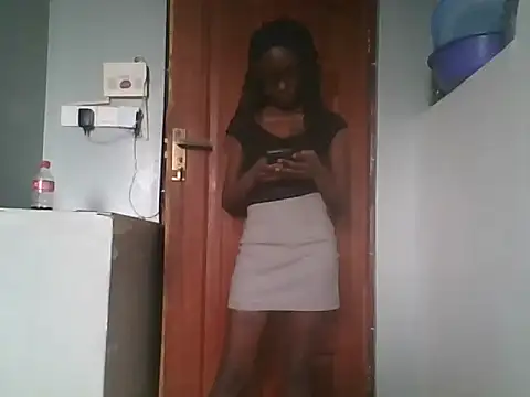 Snapshot of Prettybecs chatting on 11, 9, 2025 Prettybecs online show from 11, 9, 2025