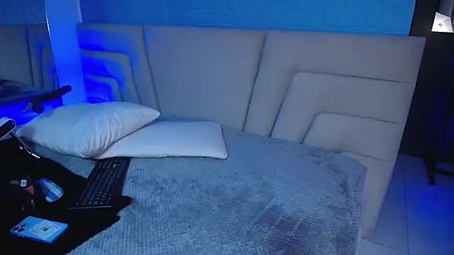 Miss Loise online show from 11, 10, 2025