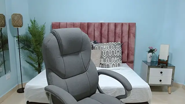 sophia hadid online show from 19, 11, 2025