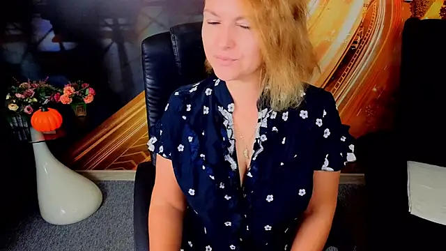 EmmaxPark online show from 17, 11, 2025