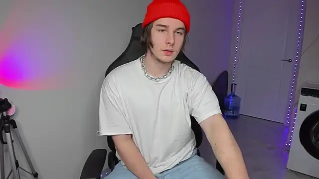 Vincent Strong online show from 4, 12, 2024