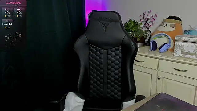 Snapshot of Vincent_Strong chatting on 2, 2, 2026 Vincent Strong online show from 2, 2, 2026