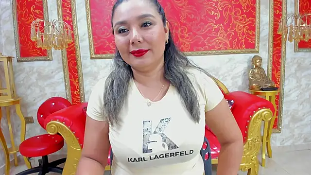 Snapshot of Myhottie_Milf chatting on 4, 2, 2025 Myhottie Milf online show from 4, 2, 2025