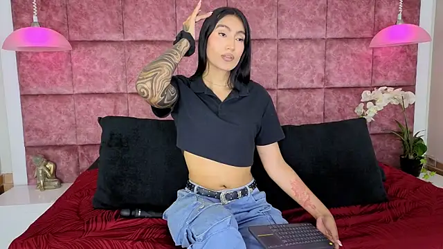 Taly Fox online show from 7, 4, 2026