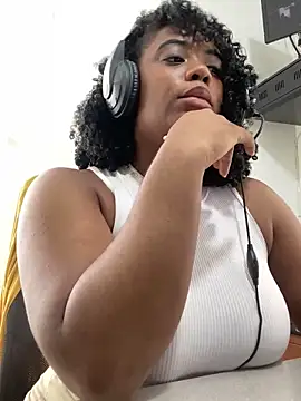 Snapshot of Tyra_Privacy chatting on 21, 3, 2025 Tyra Privacy online show from 21, 3, 2025