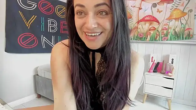 LovelyAzucena online show from 4, 10, 2025