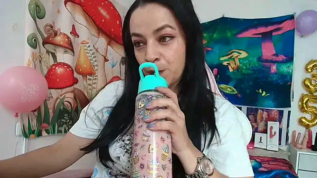 Snapshot of LovelyAzucena chatting on 14, 5, 2026 LovelyAzucena online show from 14, 5, 2026