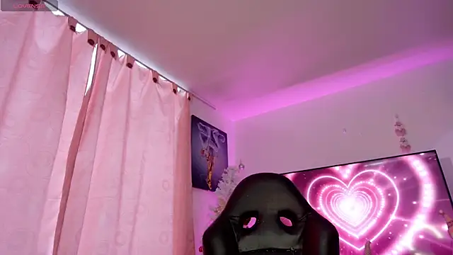 TiffanyBela online show from 4, 12, 2025