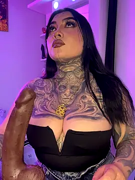 Snapshot of CloeeBeckam chatting on 21, 11, 2025 CloeeBeckam online show from 21, 11, 2025