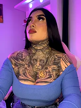 Snapshot of CloeeBeckam chatting on 26, 11, 2025 CloeeBeckam online show from 26, 11, 2025