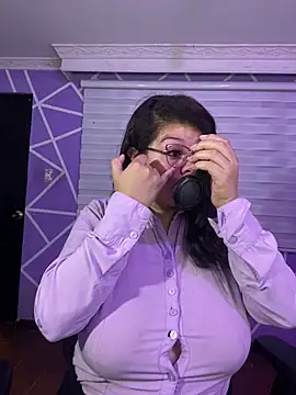 Snapshot of MiiaaJoness chatting on 15, 5, 2026 MiiaaJoness online show from 15, 5, 2026