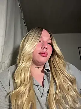 IsabellaFigueredo   online show from 3, 11, 2025