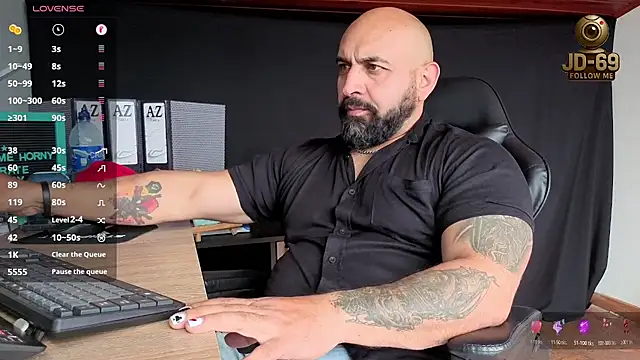 Snapshot of JD-69 chatting on 13, 11, 2025 JD-69 online show from 13, 11, 2025