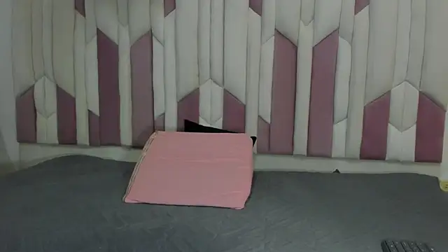 Snapshot of lucyy_gray chatting on 24, 2, 2025 lucyy gray online show from 24, 2, 2025