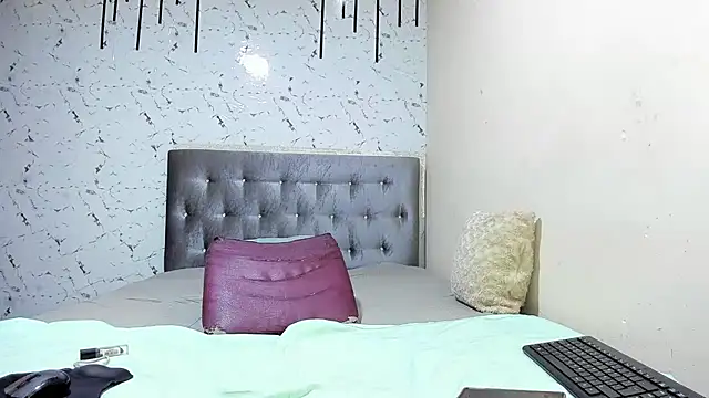 Snapshot of kelleysinedd chatting on 27, 10, 2025 kelleysinedd online show from 27, 10, 2025