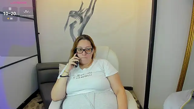 Snapshot of NiickyJones chatting on 25, 2, 2025 NiickyJones online show from 25, 2, 2025