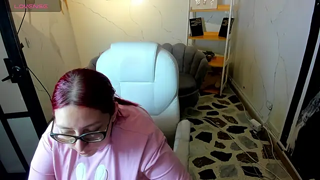 Snapshot of NiickyJones chatting on 13, 9, 2025 NiickyJones online show from 13, 9, 2025