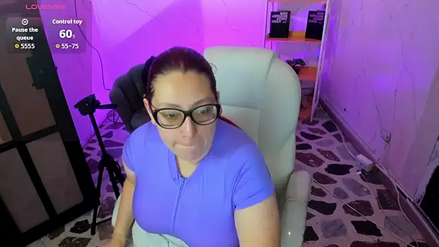 Snapshot of NiickyJones chatting on 18, 9, 2025 NiickyJones online show from 18, 9, 2025