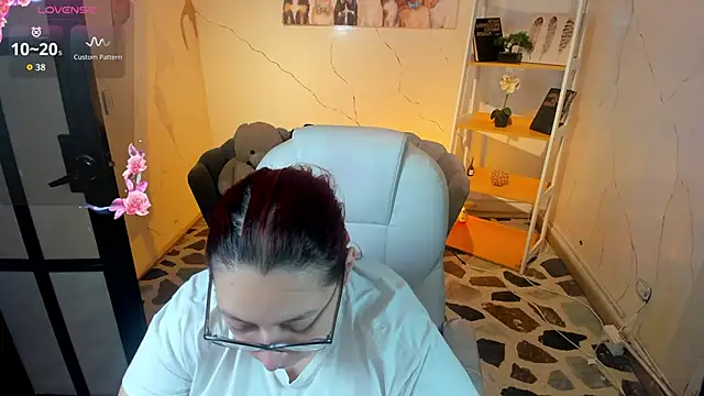 NiickyJones online show from 2, 11, 2025