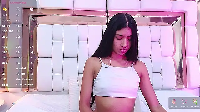 Snapshot of littlee_emilyy_ chatting on 27, 2, 2025 littlee emilyy  online show from 27, 2, 2025