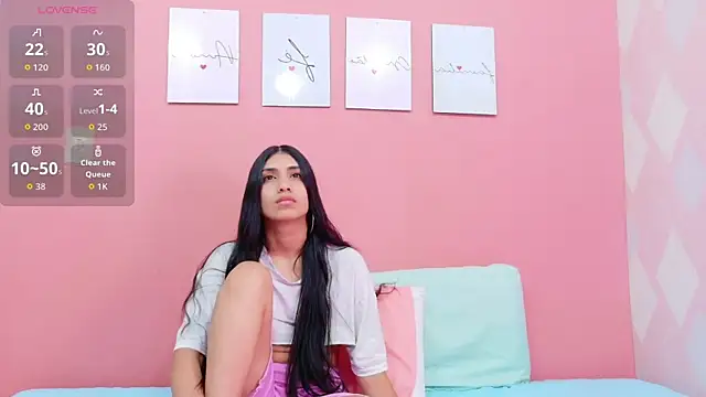 Snapshot of littlee_emilyy_ chatting on 4, 10, 2025 littlee emilyy  online show from 4, 10, 2025