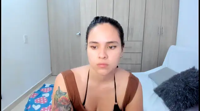 Hana Zurah online show from 30, 1, 2025