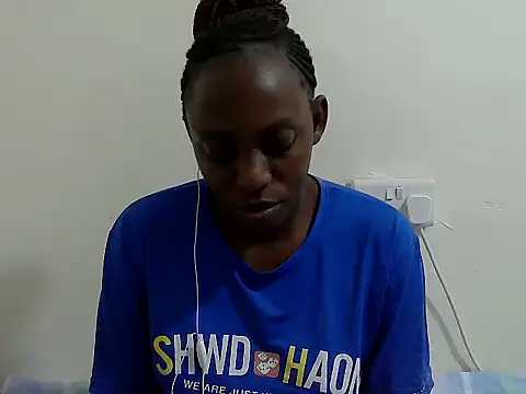 Snapshot of lizbela1 chatting on 12, 10, 2025 lizbela1 online show from 12, 10, 2025