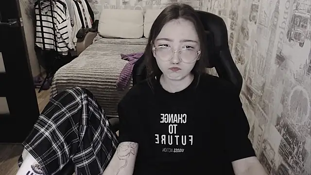 AmeliaKamishiro online show from 15, 12, 2024