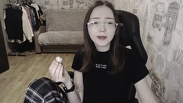 AmeliaKamishiro online show from 10, 1, 2025