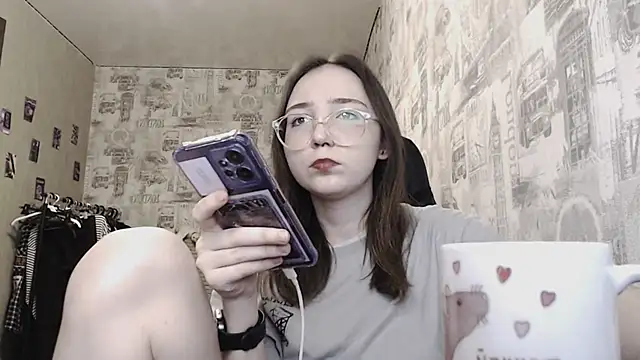 AmeliaKamishiro online show from 4, 2, 2025