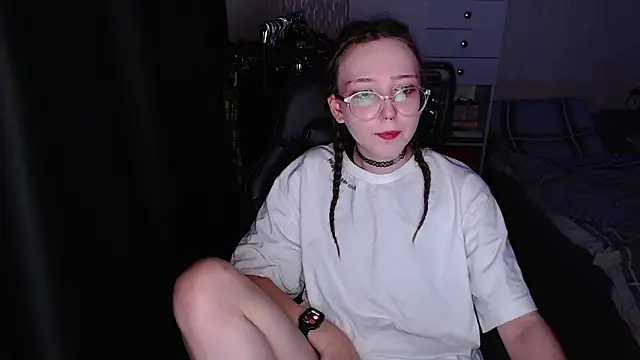 AmeliaKamishiro online show from 19, 11, 2025