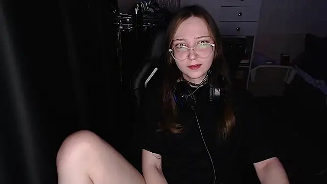 AmeliaKamishiro online show from 4, 12, 2025