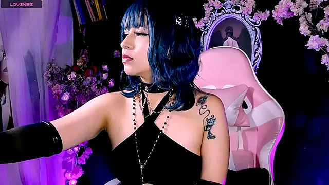 kitty roxy online show from 16, 3, 2026