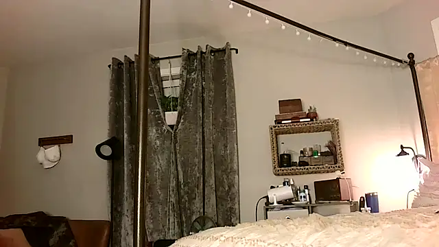 Snapshot of MnM4ever chatting on 2, 2, 2026 MnM4ever online show from 2, 2, 2026