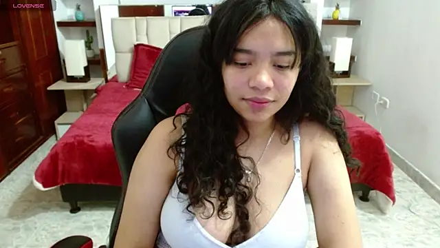 laureentt  online show from 21, 3, 2025