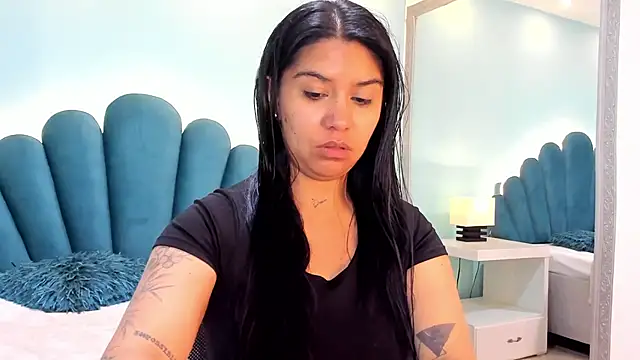 Snapshot of sharlott18 chatting on 6, 11, 2025 sharlott18 online show from 6, 11, 2025