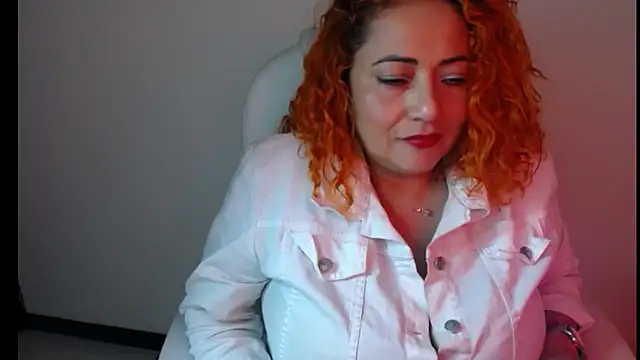 Snapshot of MariaJoseBarraza chatting on 23, 10, 2025 MariaJoseBarraza online show from 23, 10, 2025