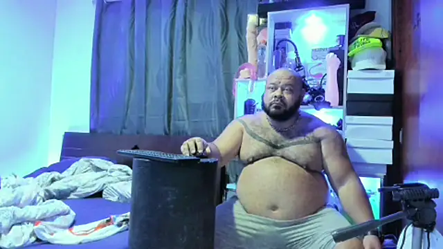 Latino bigcock online show from 21, 2, 2025