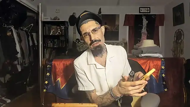 Snapshot of RoosterWabbit chatting on 8, 3, 2025 RoosterWabbit online show from 8, 3, 2025