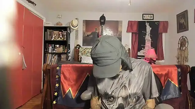 Snapshot of RoosterWabbit chatting on 11, 3, 2025 RoosterWabbit online show from 11, 3, 2025