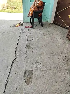 COUPLLE VILLAGE online show from 10, 4, 2026