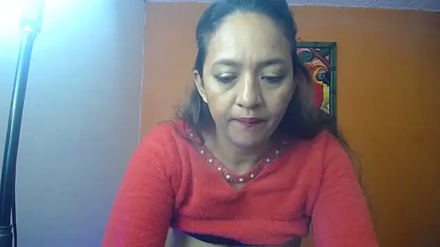Snapshot of daleska_ayala_1 chatting on 12, 1, 2025 daleska ayala 1 online show from 12, 1, 2025