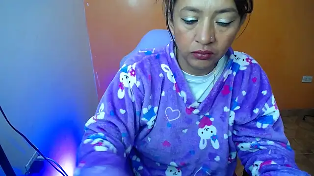 Snapshot of daleska_ayala_1 chatting on 15, 1, 2025 daleska ayala 1 online show from 15, 1, 2025