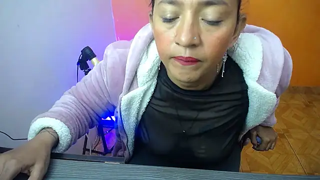 Snapshot of daleska_ayala_1 chatting on 24, 1, 2025 daleska ayala 1 online show from 24, 1, 2025