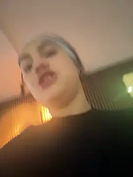 Snapshot of emily_roberts1 chatting on 28, 12, 2024 emily roberts1 online show from 28, 12, 2024