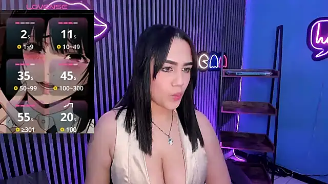 Snapshot of emily_roberts1 chatting on 8, 1, 2025 emily roberts1 online show from 8, 1, 2025